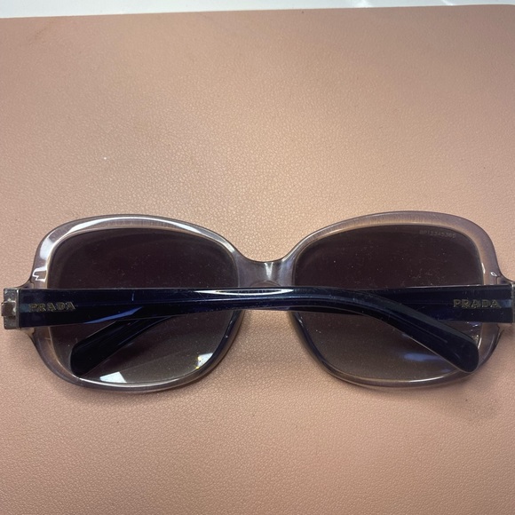 Authentic Prada sunglasses - Picture 4 of 6